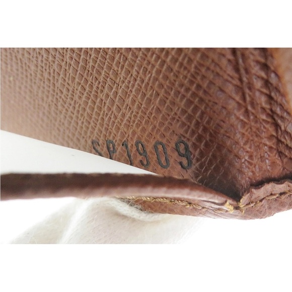 Louis Vuitton Brown Leather Card Holder - Picture 9 of 10